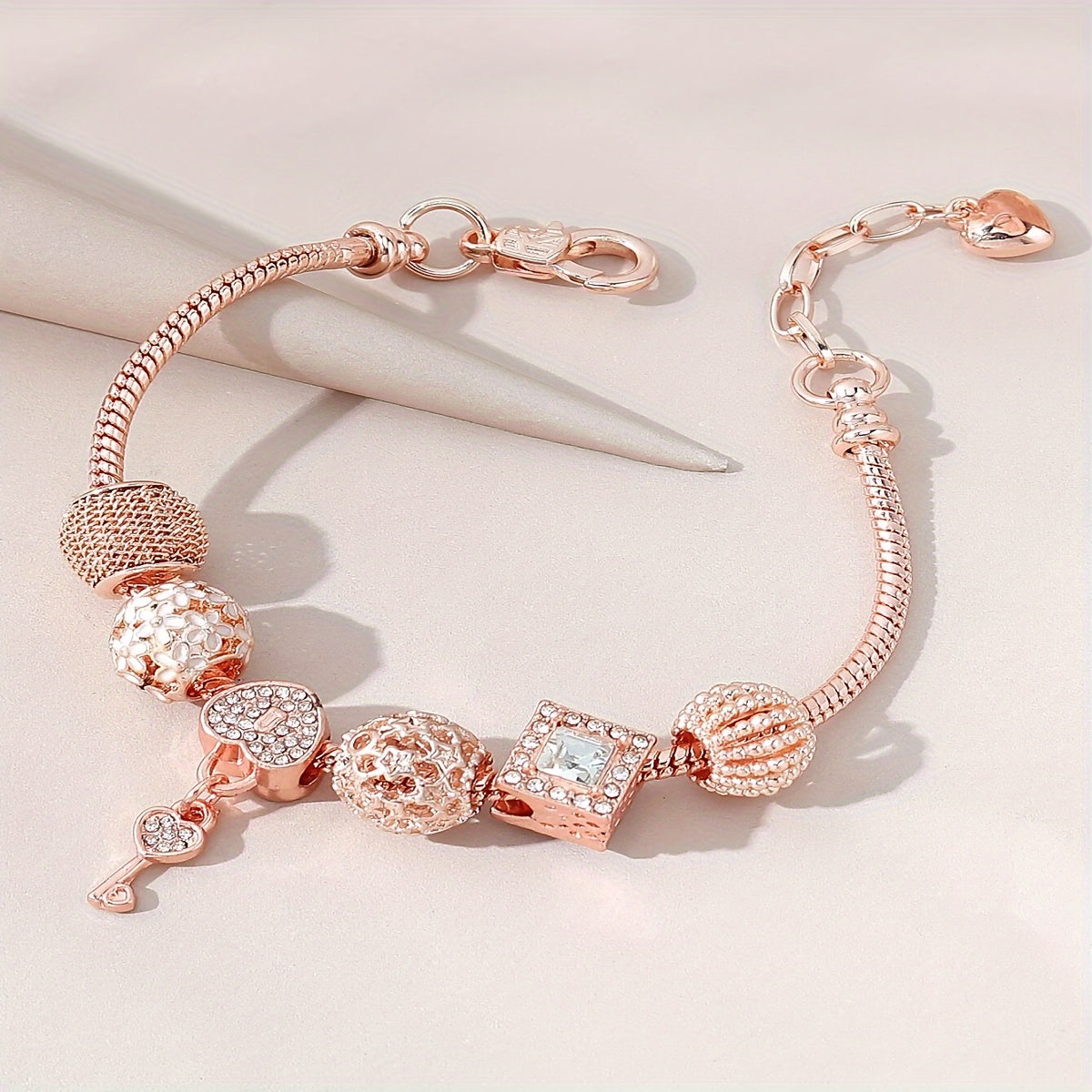 Stylish Heart-Shaped Ladies Bracelet Rhinestone Snake Charm Copper Hand Jewelry Bangle Gift
