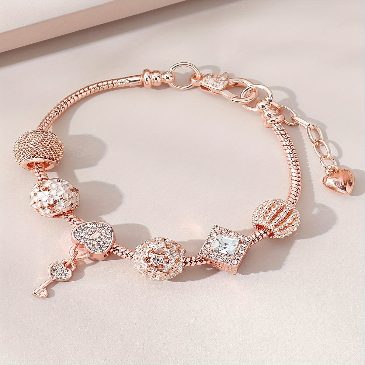 Stylish Heart-Shaped Ladies Bracelet Rhinestone Snake Charm Copper Hand Jewelry Bangle Gift