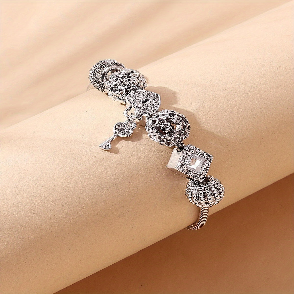 Stylish Heart-Shaped Ladies Bracelet Rhinestone Snake Charm Copper Hand Jewelry Bangle Gift